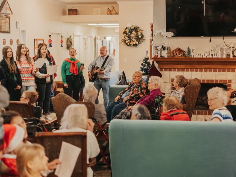 Caroling ’23 — photograph 5 of 38