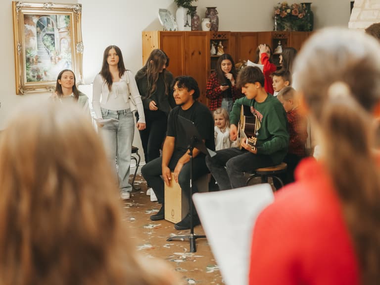 Caroling ’24 — photograph 14 of 33